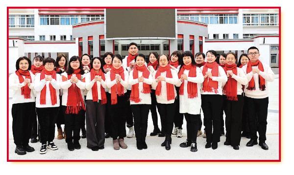 桂林市榕湖小学恭祝大家新春快乐、龙年大吉